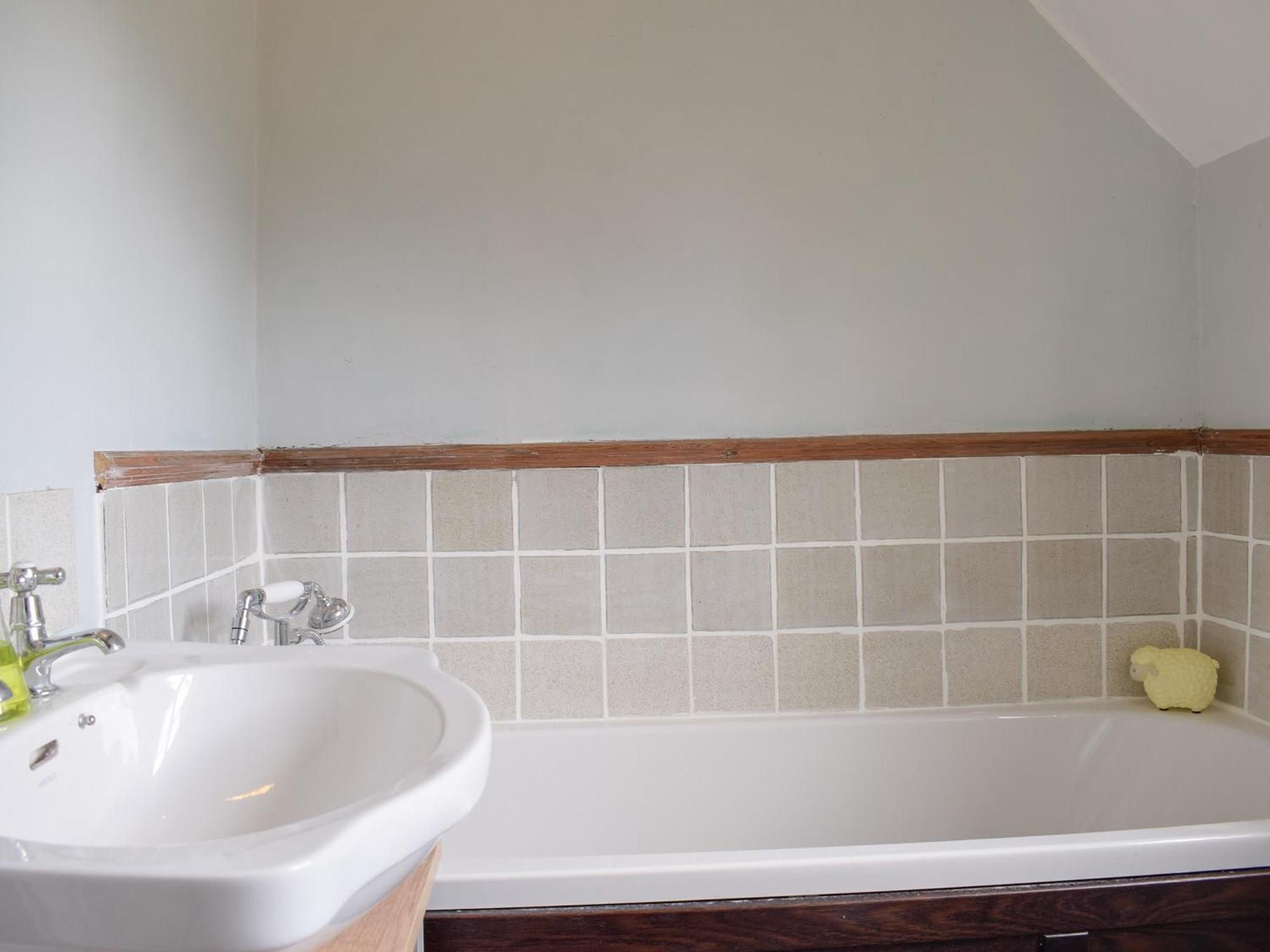 Lower Goytre Farmhouse Llanfair Waterdine Экстерьер фото