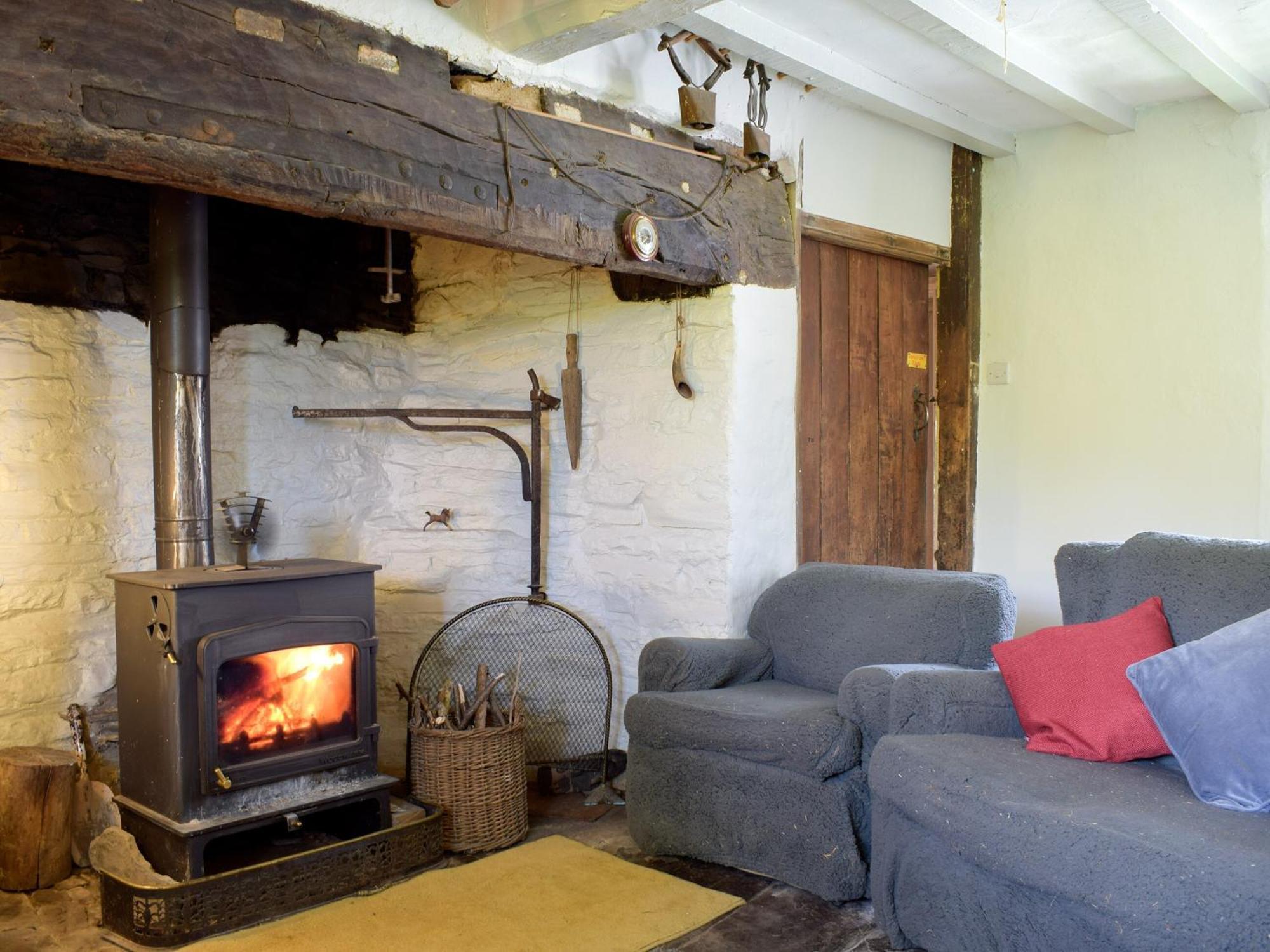Lower Goytre Farmhouse Llanfair Waterdine Экстерьер фото